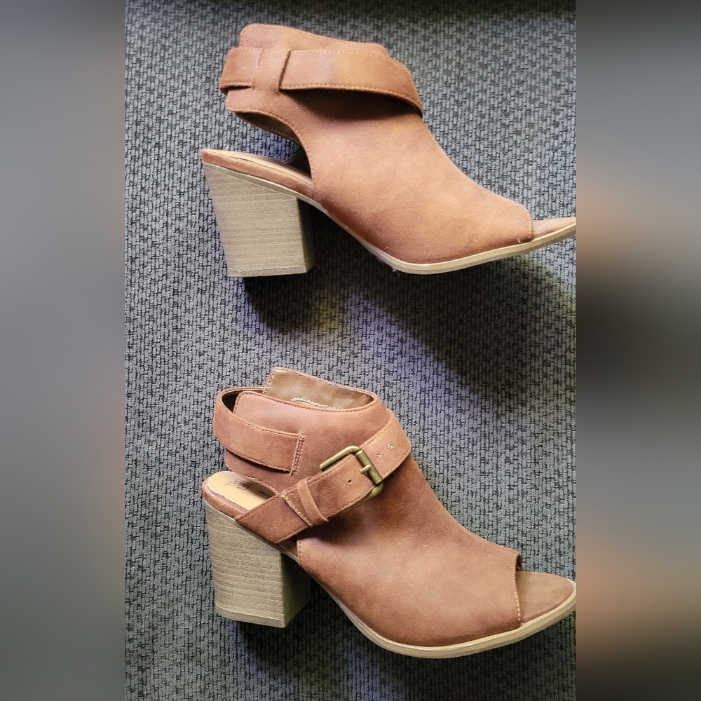 NEW! Time & Tru Women's Peep Toe Booties Size 8.5